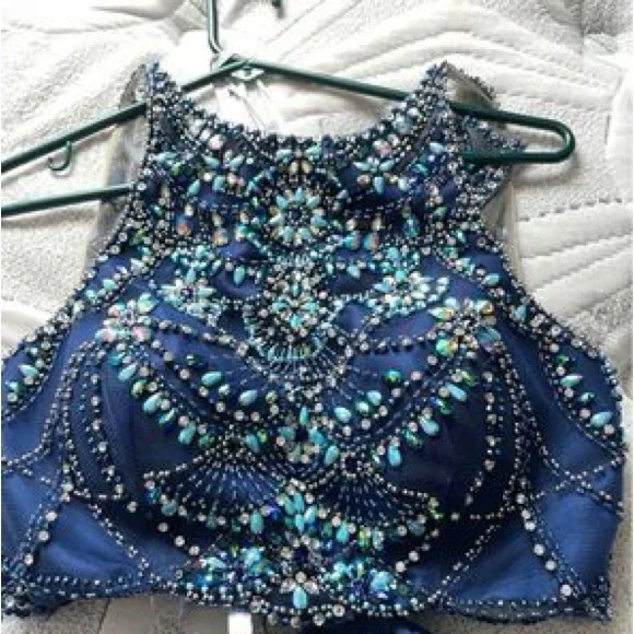 Tony Bowls Prom Dress - Picture 4 of 5